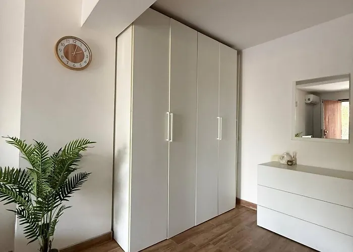 Indipendente, 500 Mt Da Ferrari 別荘